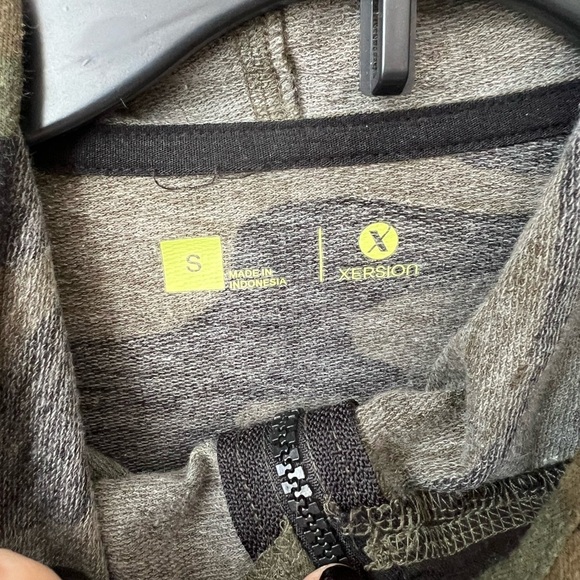 Xersion Women’s Camouflage Full Zip-Up Hoodie Size Small - Picture 2 of 5